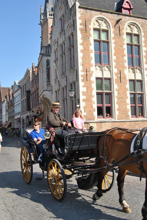 Hotel Duc De Bourgogne บรูจส์ ภายนอก รูปภาพ