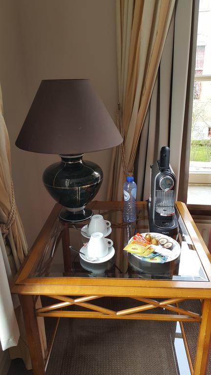 Hotel Duc De Bourgogne บรูจส์ ภายนอก รูปภาพ