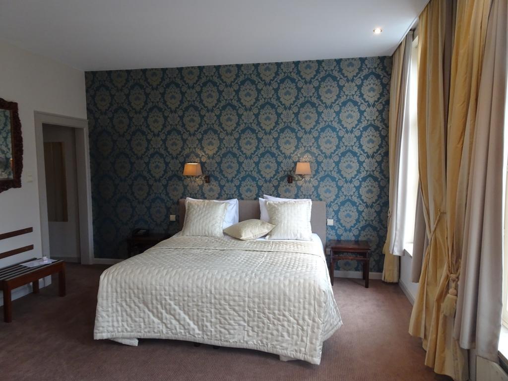 Hotel Duc De Bourgogne บรูจส์ ภายนอก รูปภาพ