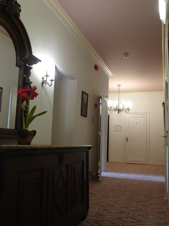 Hotel Duc De Bourgogne บรูจส์ ภายนอก รูปภาพ