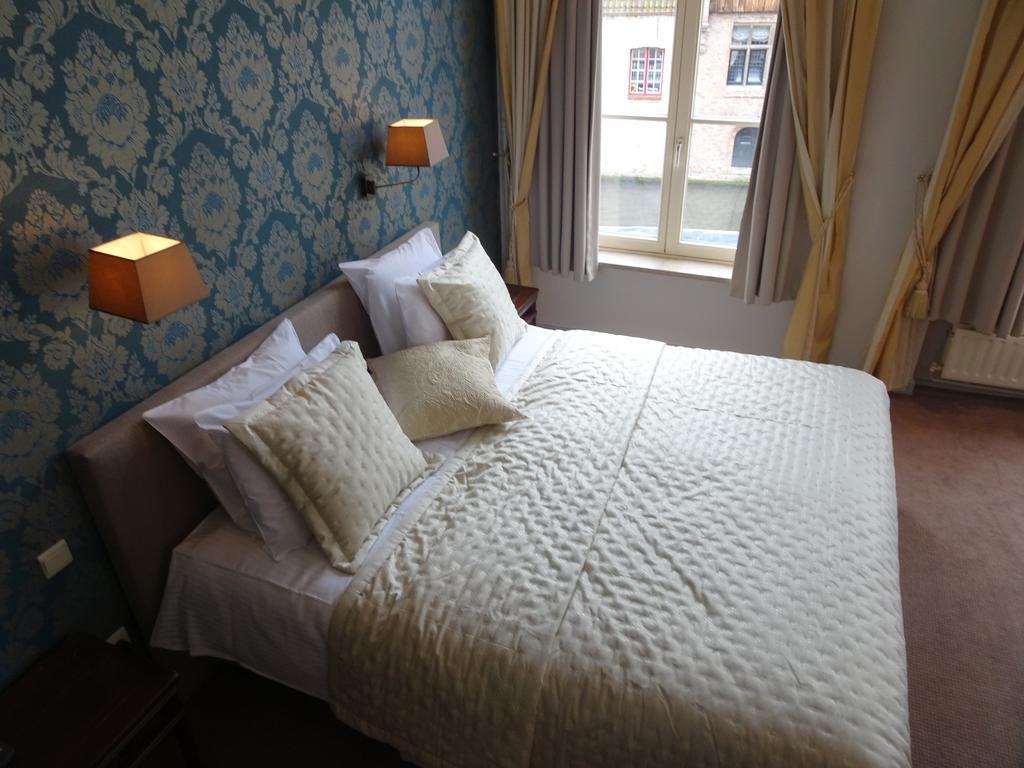 Hotel Duc De Bourgogne บรูจส์ ภายนอก รูปภาพ