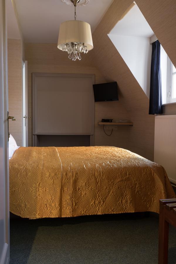 Hotel Duc De Bourgogne บรูจส์ ภายนอก รูปภาพ