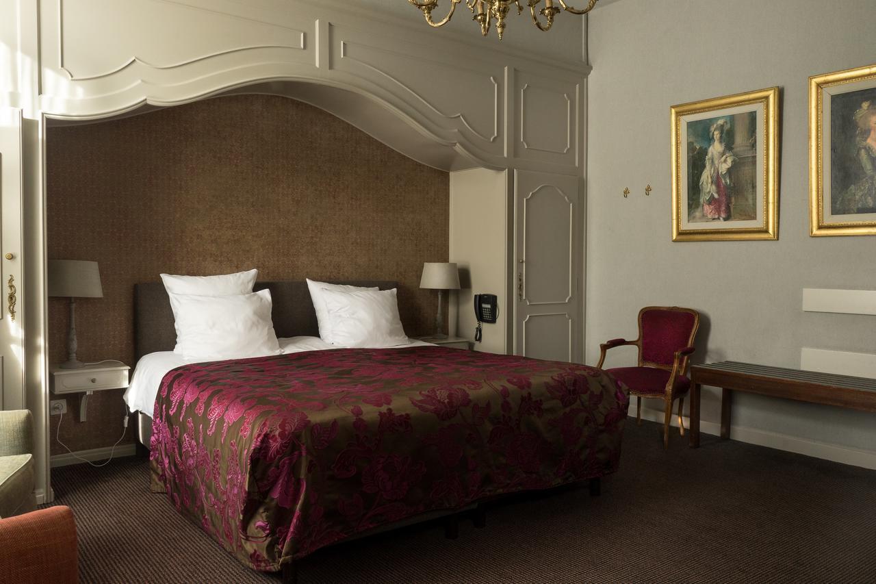 Hotel Duc De Bourgogne บรูจส์ ภายนอก รูปภาพ