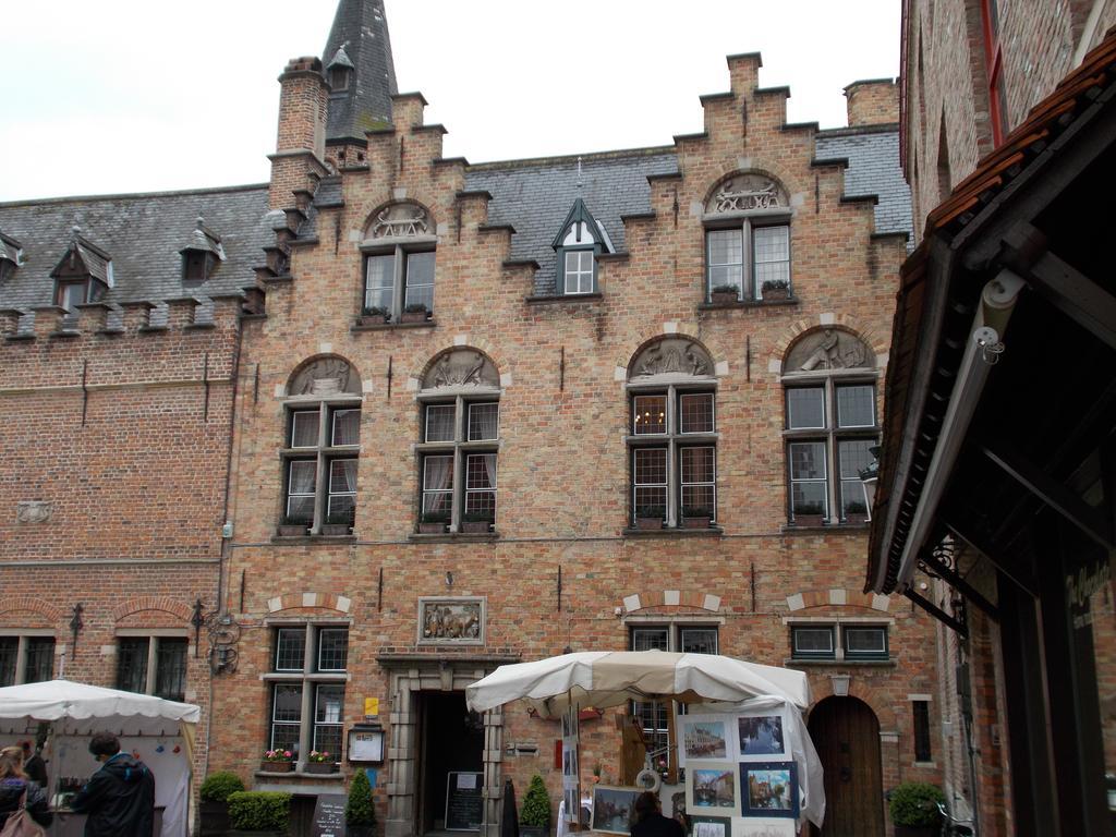 Hotel Duc De Bourgogne บรูจส์ ภายนอก รูปภาพ